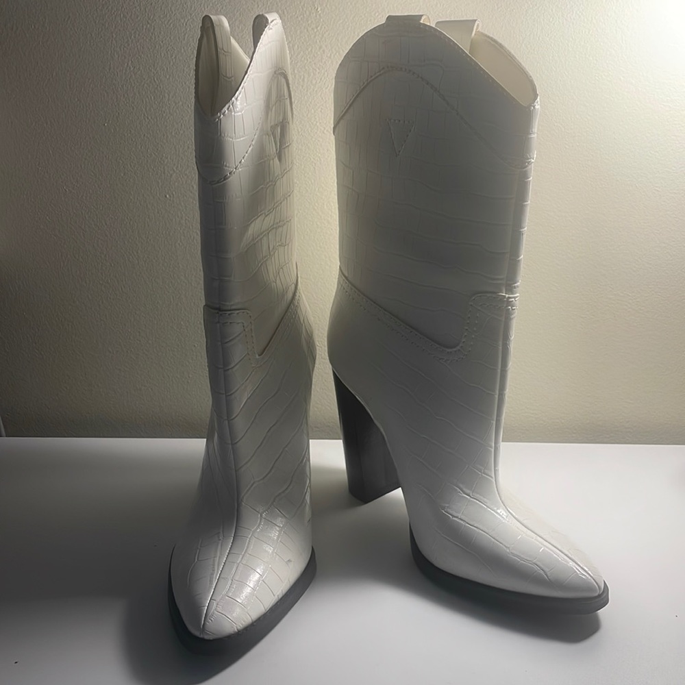 Guess Women's Marney2 White Fashion Boot
